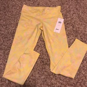 ALO Airbrush Leggings Yellow Print M NWT